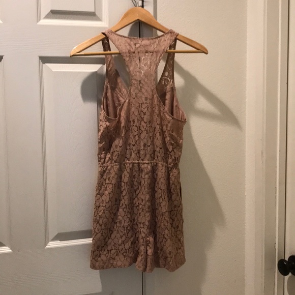 Fun Rose Romper with pockets! - Picture 4 of 4